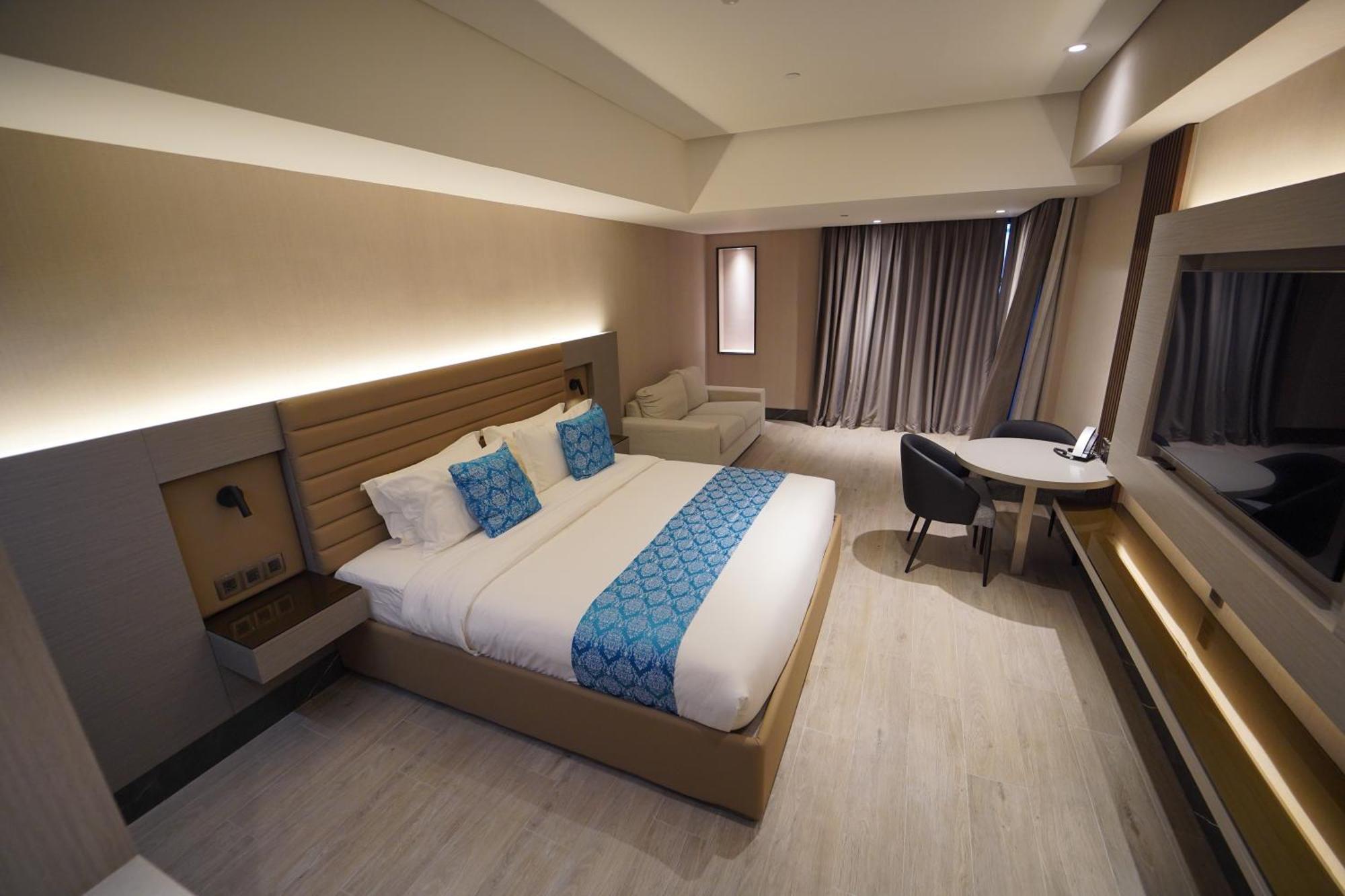 Bayprime Hotel Paranaque City Buitenkant foto